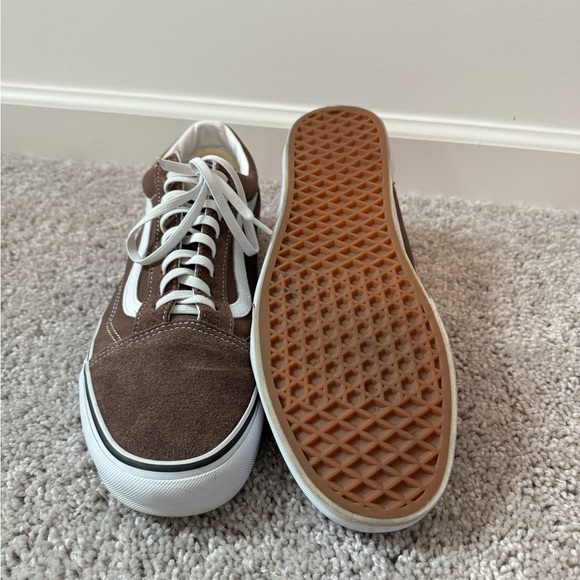 Vans - Picture 2 of 4